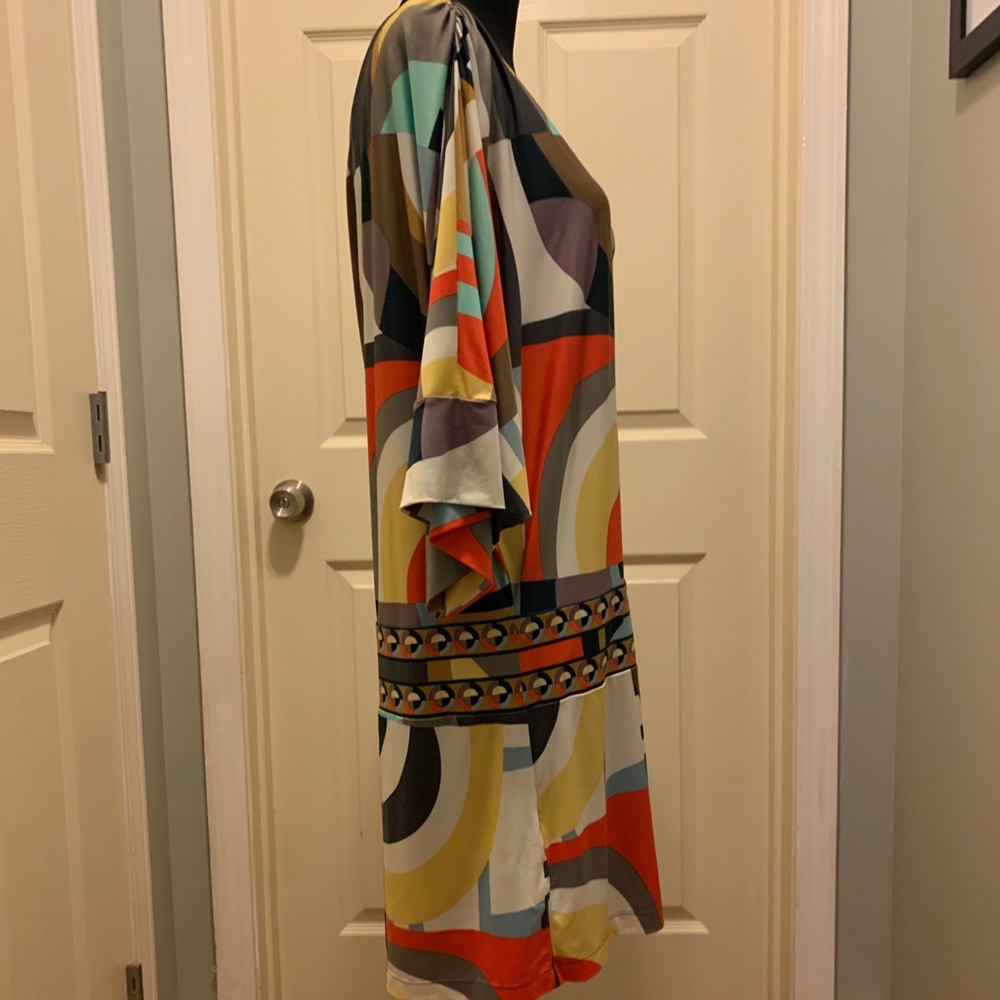 BCBG Maxazria One-shoulder multi-colored long top has great stretch, versatile - Picture 4 of 8